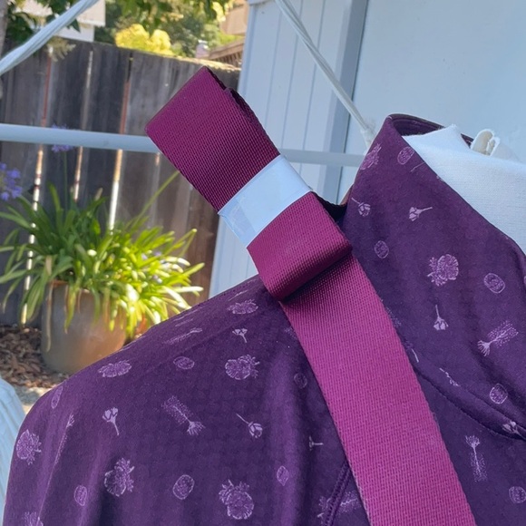 NWT Lululemon Burgundy Crossbody Bag - Picture 3 of 7